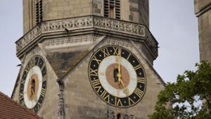 Die Zeit ist stehen geblieben: Nach dem Blitzeinschlag zeigt die Uhr der Stiftskirche  bis auf Weiteres 5 Uhr an. Foto: Lichtgut/Leif Piechowski