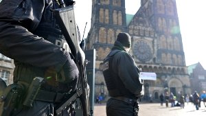 Die Polizei hat einige Personen in Bremen festgesetzt. Foto: dpa