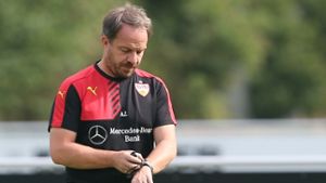 VfB-Trainer Alexander Zorniger steht vor seinem Pflichtspiel-Debüt – der ersten Runde des DFB-Pokals. Foto: Pressefoto Baumann