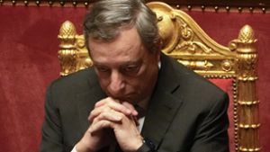 Ministerpräsident Mario Draghi von Italien erhielt keine Unterstützung durch seine wichtigsten Koalitionspartner im Parlament. Foto: dpa/Gregorio Borgia