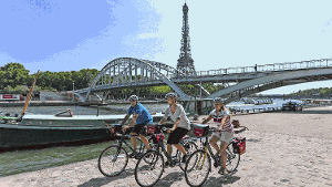 Paris und der Eiffelturm sind Ziel einer Radtour entlang der Avenue Verte.  Foto: Uwe Klemme/Rückenwind