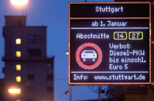 In Stuttgart kostet ein Verstoß 80 Euro plus Gebühren, insgesamt 108,50 Euro. Foto: picture alliance/dpa/Marijan Murat