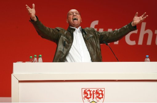 Uwe Hück bei seiner Rede auf der Mitgliederversammlung des VfB Stuttgart. Er kündigte bereits damals ein größeres Engagement von Porsche beim VfB an. Foto: Pressefoto Baumann