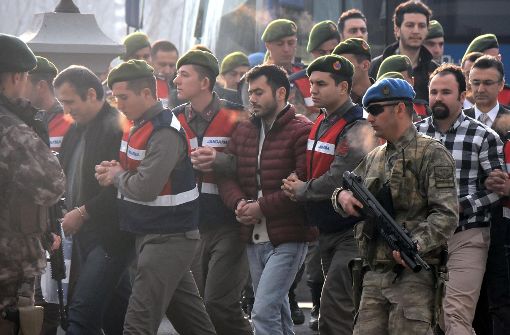 Nach dem Putsch-Versuch stehen fast 50 Angeklagte vor Gericht im türkischen Mugla. Foto: DHA-Depo Photos/AP