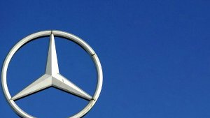 Daimler erwartet 2013 aus dem laufenden Geschäft einen operativen Gewinn von 7,5 Milliarden Euro. Foto: dpa