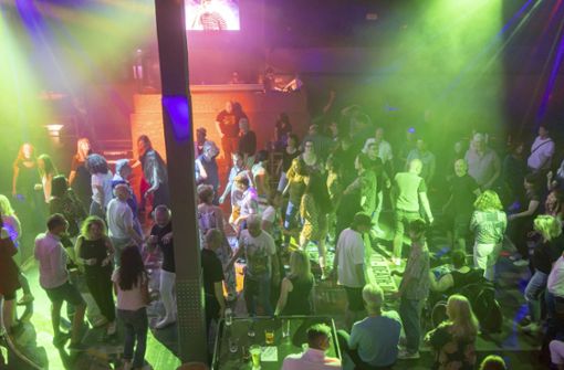 Bei der Wir-waren-Disco-Party  füllt sich die Tanzfläche gleich von Beginn an. Foto: engelhard-photography-/ENGELHARD