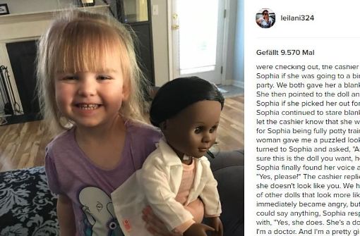 Der kleinen Sophia ist die Hautfarbe ihrer Puppe egal. Sehr zur Verwunderung der Kassiererin. Foto: Screenshot Instagram/@leilani324