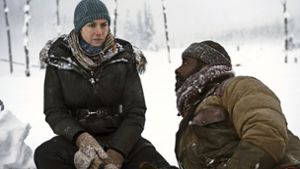 Kate Winslet und Idris Elba in „Zwischen zwei ­Leben – The Mountain between us“ Foto: Verleih