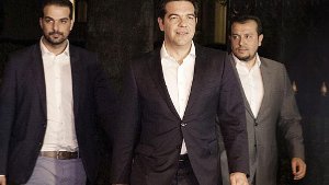 Mit gestärktem Rücken durch das Nein beim Referendum geht Regierungschef Tsipras in neue Verhandlungen mit den EU-Geldgebern. Foto: dpa