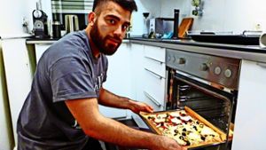 Saeed Kakavand kocht gern für sich und seine Freunde. Foto: Peter Buchholtz