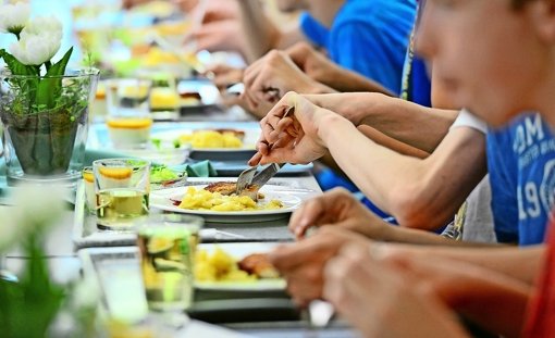 In Schulen und Kindergärten soll künftig verstärkt auf die Qualität und den Geschmack  der Essen geachtet werden. Foto: dpa