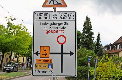 Autofahrer müssen sich an den kommenden beiden Wochenenden auf Verkehrsbehinderungen im Zuffenhäuser Ortskern einstellen. Foto: Nele Günther