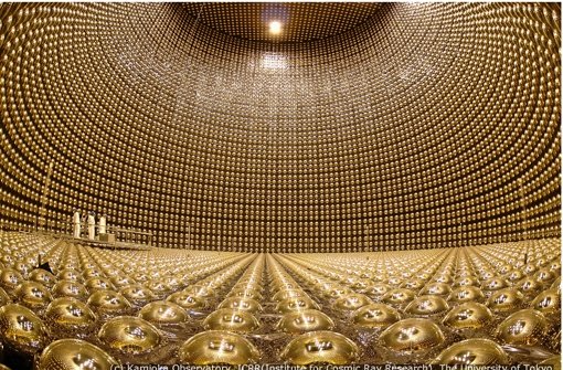 Im sogenannten Super-Kamiokande-Teilchendetektor in Japan fanden Foto: University of Tokyo