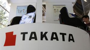 Das Debakel um defekte Airbags des japanischen Zulieferers Takata zieht weitere Kreise. Daimler muss weitere Autos zurückrufen. Foto: AP