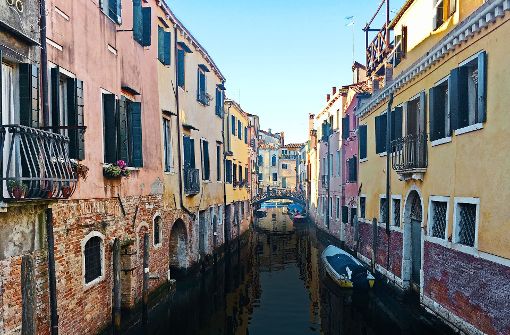 Das größte Problem, mit dem die jungen Venezianer zu kämpfen haben, ist die Wohnsituation – Venedig ist begrenzt, von Wasser umgeben, Neubauten gibt es kaum. Foto: Almut Siefert