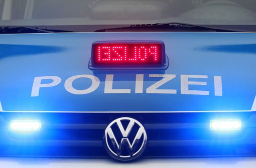 Die Polizei schätzt den Schaden auf etwa 10.000 Euro (Symbolbild). Foto: dpa/Roland Weihrauch