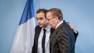 Bundesverteidigungsminister Boris Pistorius (r, SPD) und sein französischer Kollege Sébastien Lecornu haben eine Einigung erzielt. Foto: Kay Nietfeld/dpa