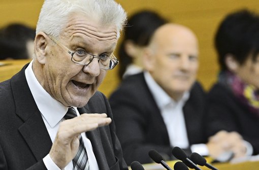 „Das Verdrehen der Fakten scheint inzwischen grenzenlos zu sein“, schimpft Ministerpräsident Winfried Kretschmann im Landtag. Foto: dpa