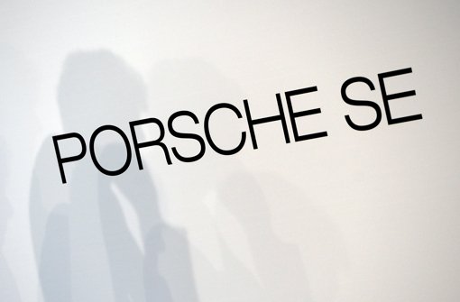 Der Abgas-Skandal bei Vokswagen drückt auch bei der Dachgesellschaft Porsche SE den erwarteten Gewinn nach untern. Foto: dpa