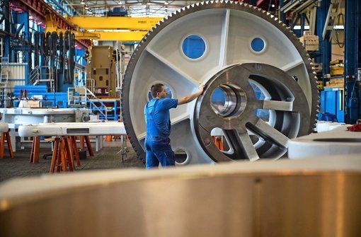 Produktion bei Schuler – das Unternehmen will 450 Jobs streichen, 360 davon in  Baden-Württemberg Foto: dpa