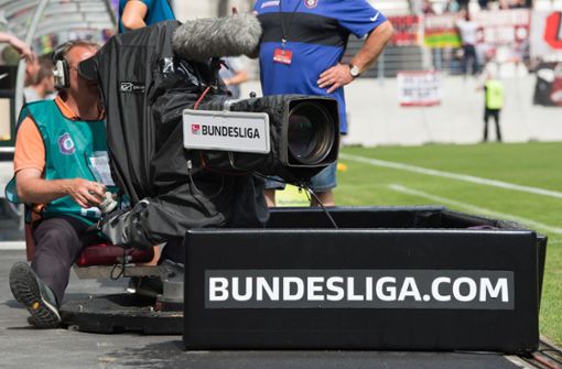 DAZN wird ab der kommende Saison auch Bundesliga live zeigen. Foto: dpa