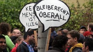 Der Protestmarsch der Flüchtlingsbewegung ‚The voice’  in  Leipzig will auf die Lage von Asylbewerbern in Deutschland aufmerksam machen Foto: dapd