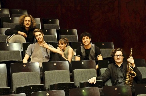 Ballett trifft Jazz: Magnus Mehl, Pablo von Sternenfels, Elisa Badenes, Jesse Fraser und Ferenc Mehl im Theaterhaus (von rechts) Foto: Veranstalter