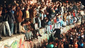Jubel beim Mauerfall. DDR-Flüchtling Karlheinz Breinig nennt den 9. November 1989 seine „zweite Geburt.“ Foto: dpa