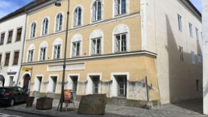 Österreich: Vier Deutsche nach Gedenkbesuch bei Hitlers Geburtshaus angezeigt