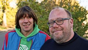 Thorsten Puttenat und Martin Zentner (re.) wünschen sich ein Künstlerdorf auf dem frei werdenden Areal. Foto: Lichtgut/Max Kovalenko