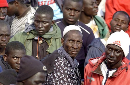 Dieses Jahr sind wieder mehr Flüchtlinge aus Afrika zu den spanischen Kanaren aufgebrochen. (Archivbild) Foto: dpa/A2609 epa efe Cristobal Garcia