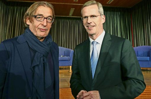 Zwei Experten für den NSU-Terror   im  Pfarrwiesen-Gymnasium: Wolfgang Schorlau (links) und Clemens Binninger Foto: factum/Granville