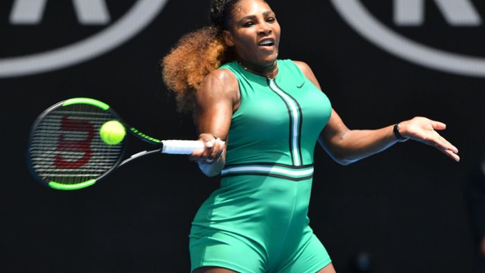 Tennis-Spielerin verblüfft mit gewagtem Outfit