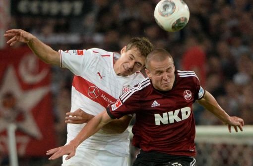 Mit einem 1:1 (1:1) trennen sich der VfB und der FCN im Freitagspiel der Bundesliga. Die VfB-Führung durch einen von Vedad Ibisevic verwandelten Foulelfmeter (3.) glich Josip Drmic nach sechs Minuten aus. Foto: dpa