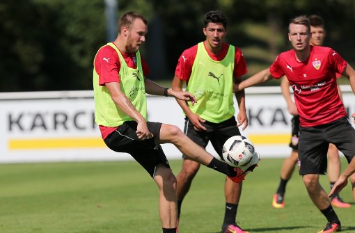 Kevin Großkreutz ist beim VfB Stuttgart schon wieder am Ball. Foto: Pressefoto Baumann