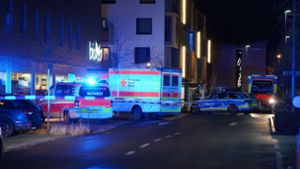 Eine Frau und ein Mann starben vor dem Supermarkt in Kirchheim unter Teck. Foto: SDMG/SDMG / Kohls
