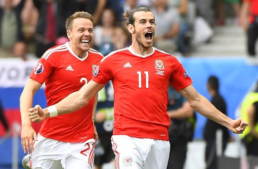 Bei der Fußball-EM jubelt der Waliser Gareth Bale jubelt über sein 1:0 gegen Wales. Foto: AFP