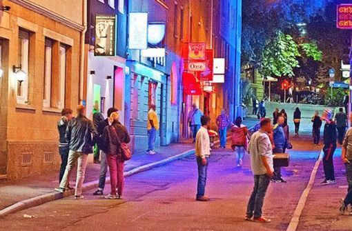 Das Leonhardsviertel, hier befindet sich Stuttgarts Rotlichtviertel. In einem Bordell in einer Seitenstraße soll ein Mann eine Prostituierte bedroht haben. Foto: Oliver Willikonsky