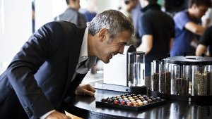 Cleverer Schachzug: Nespresso wirbt mit Spots, in denen Hollywood-Star George Clooney die Hauptrolle spielt - Klicken Sie sich durch unsere Bildergalerie und erfahren Sie interessante Fakten zur Firma. Foto: Nespresso