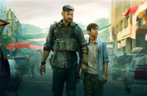 Ein solider Action-Thriller und in der Gunst der Netflix-Abonnenten  ganz oben: „Extraction“ mit Chris Hemsworth (links) und Rudhraksh Jaiswal Foto: Netflix
