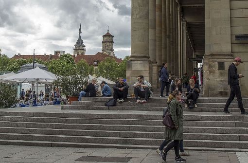 Stadtleben beim Stuttgarter Schlossplatz Foto: Lichtgut/Leif Piechowski