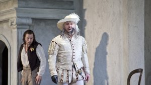 Christian Gerhaher (re.) als Don Giovanni, Björn Bürger als Masetto Foto: Rittershaus