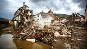 Starkregen kann verheerende Folgen haben: Abbrucharbeiten in Braunsbach nach der Sturzflut von 2016 Foto: /Stoppel