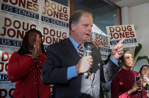 Der Demokrat Doug Jones zieht für den US-Bundesstaat Alabama in den Senat ein: für die Republikaner ist dies ein Desaster. Foto: AFP