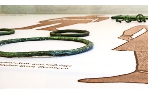 Im Gerlinger Stadtmuseum sind Funde aus früheren Grabungen zu sehen, zum Beispiel  Arm- oder Fußringe aus Gräbern. Foto: factum/Weise