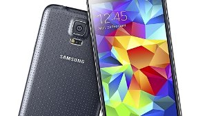 Das Galaxy S5 kann Fingerabdrücke scannen und Staub und Wasser abweisen. Foto: Samsung