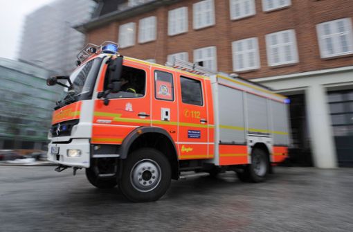 Die Feuerwehr war mit zwei Fahrzeugen vor Ort (Symbolbild). Foto: dpa/Angelika Warmuth