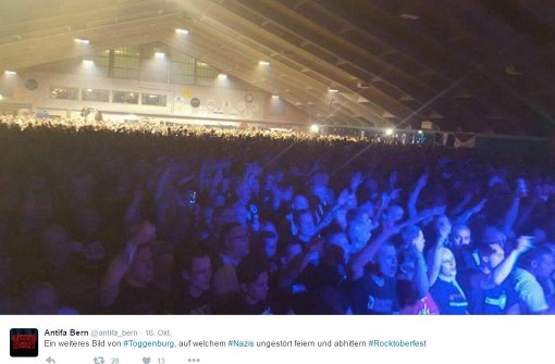 Ein Rechtsrock-Konzert mit vielen Deutschen in der Schweiz sorgt für Aufregung. Foto: Screenshot Twitter/ Antifa Bern