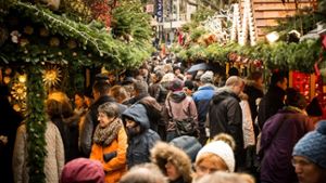 Andrang auf dem  Stuttgarter Weihnachtsmarkt Foto: Lichtgut/Achim Zweygarth
