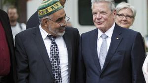 Joachim Gauck mit Imam Abdallah Hajjir beim muslimischen Fastenbrechen. Foto: Getty Images Europe